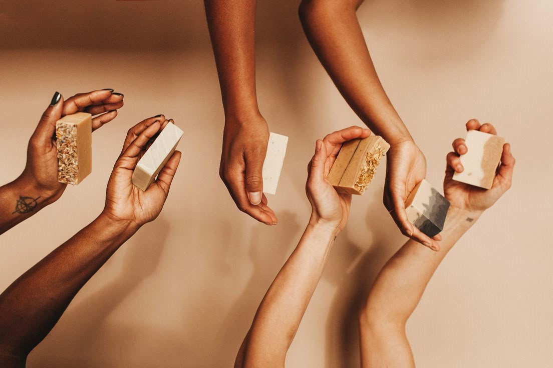 Výhody prírodných mydiel – prečo sa oplatí ich používať?