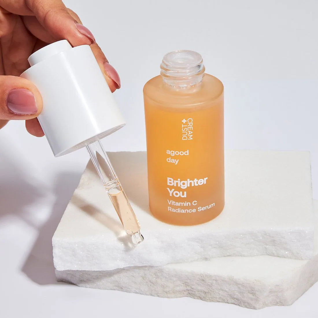 Dust+Cream Rozjasňujúce pleťové sérum s vitamínom C 30 ml