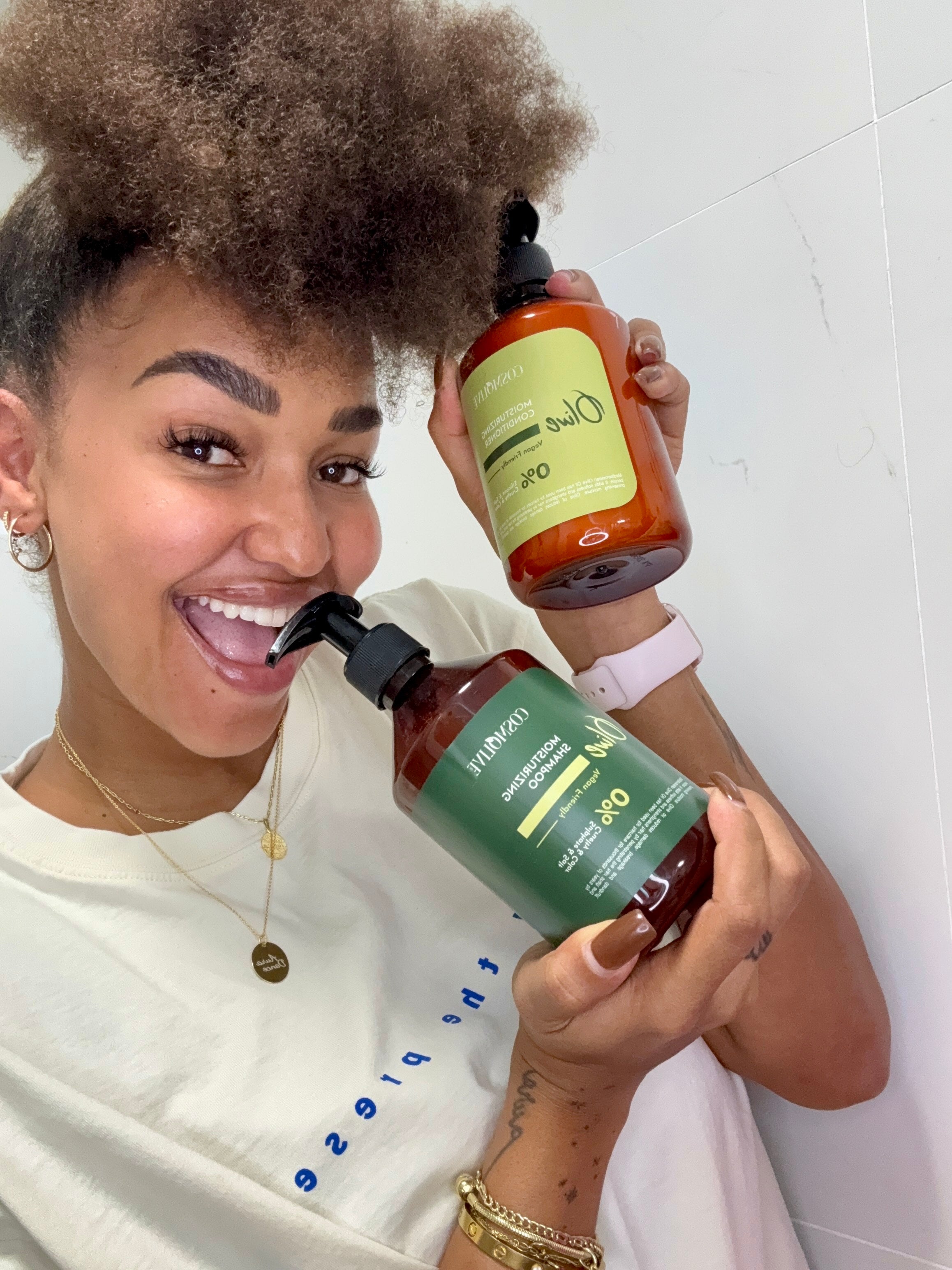 Cosmolive prírodný šampón s olivovým olejom pre výživu a regeneráciu vlasov 500ml